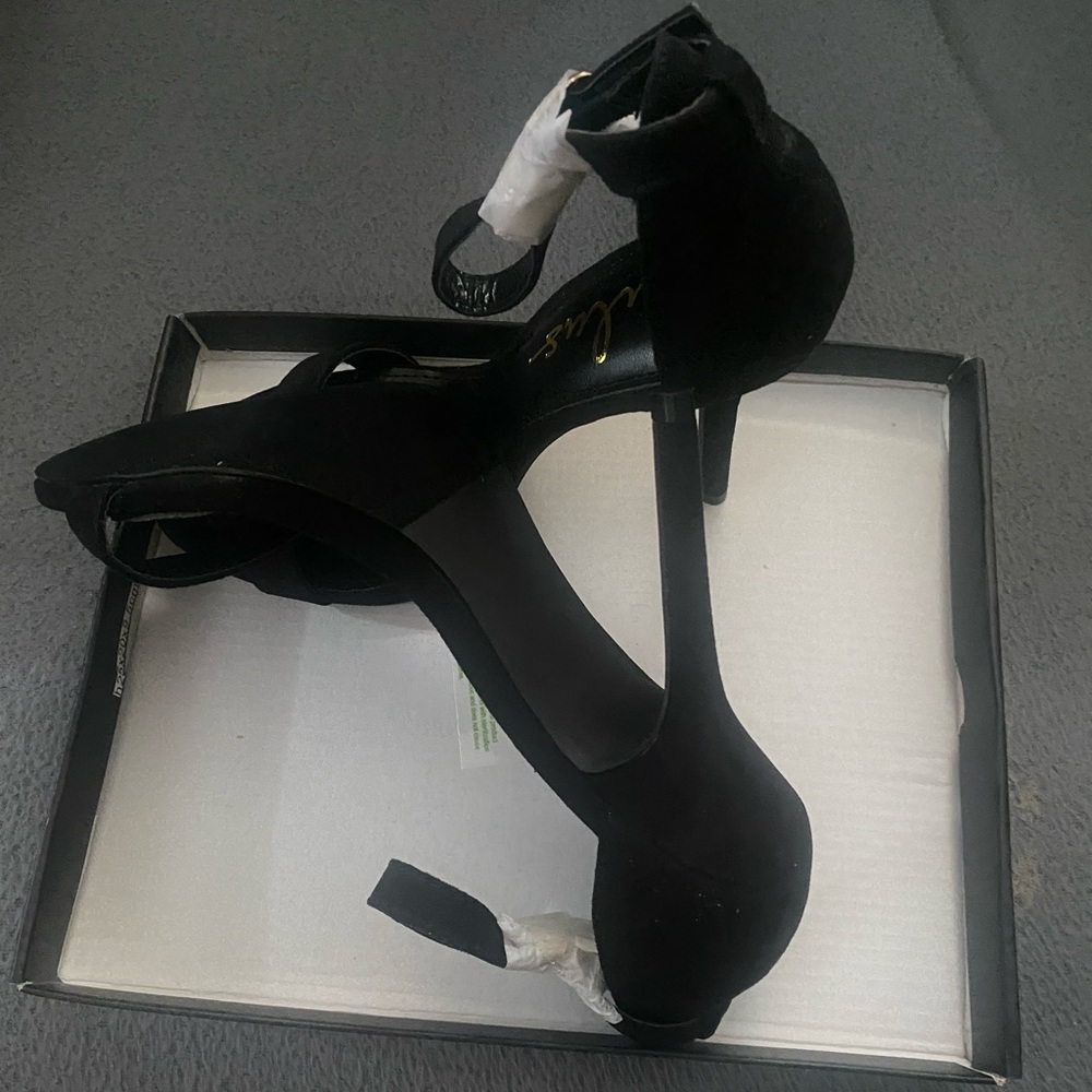 Sandals - Picture 5 of 5